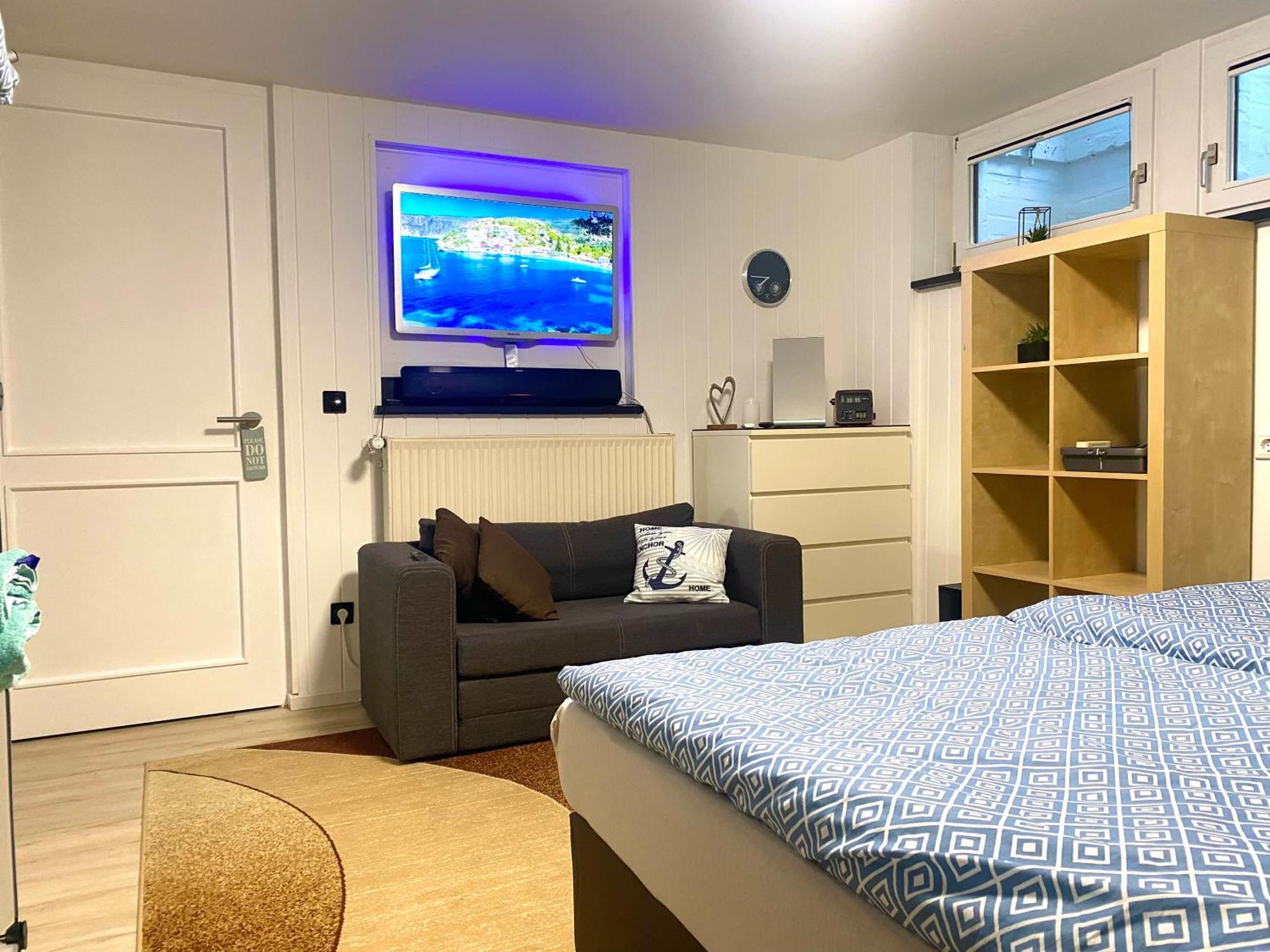 Xanten Basement Suite Екстер'єр фото