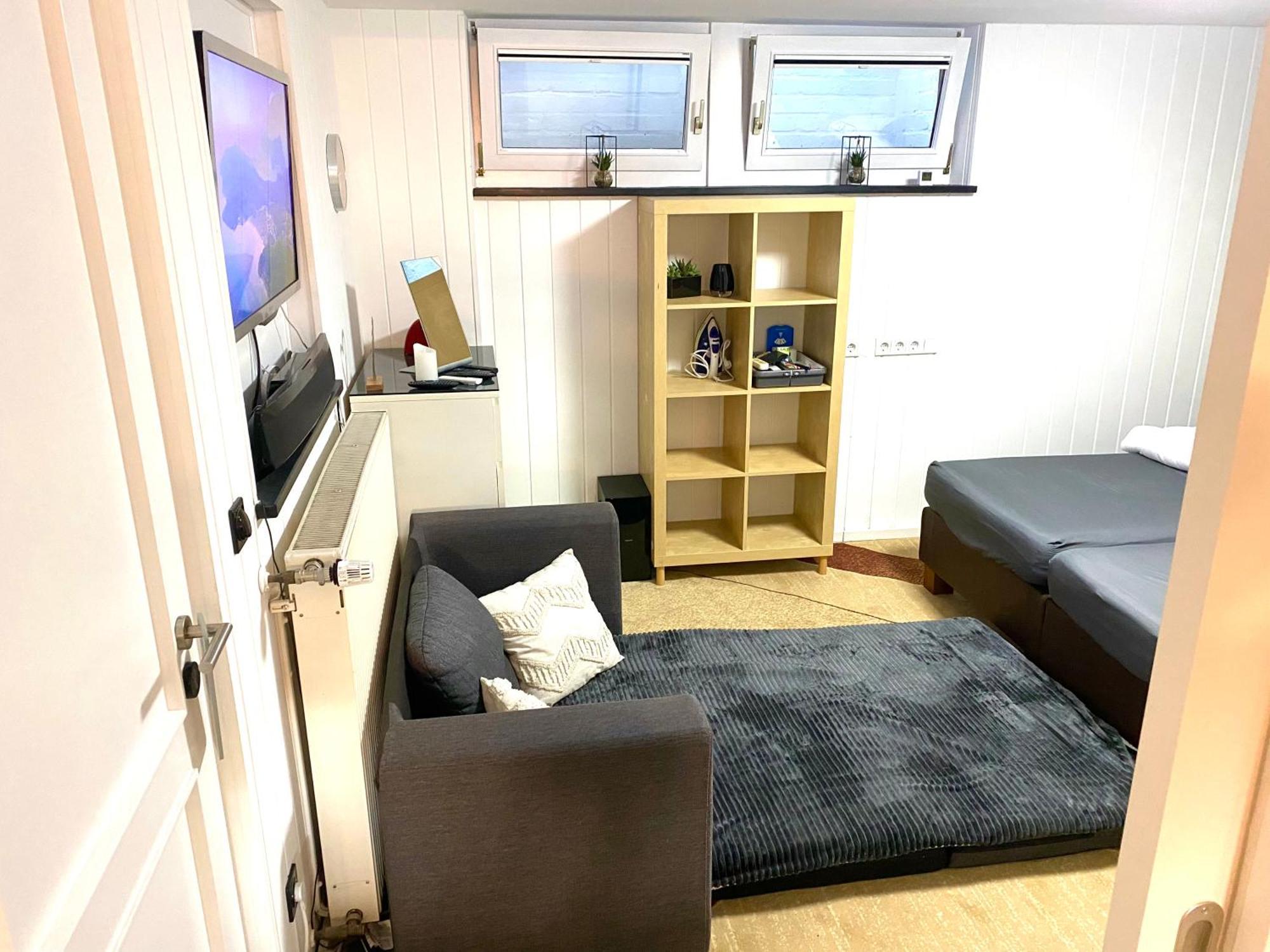 Xanten Basement Suite Екстер'єр фото
